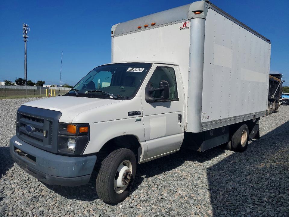 2013 Ford E250 BOX Truck