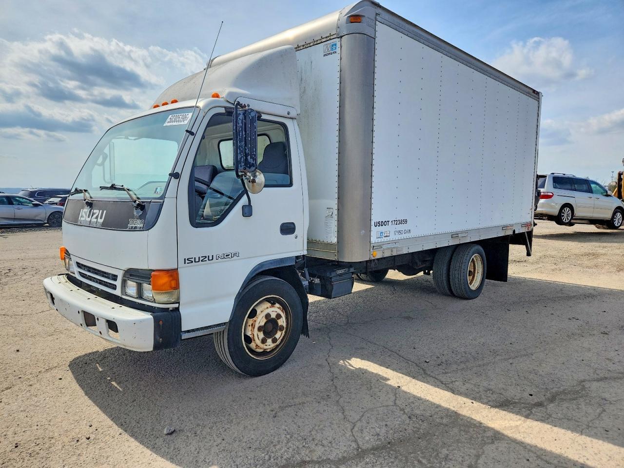 2004 Isuzu NQR BOX Truck