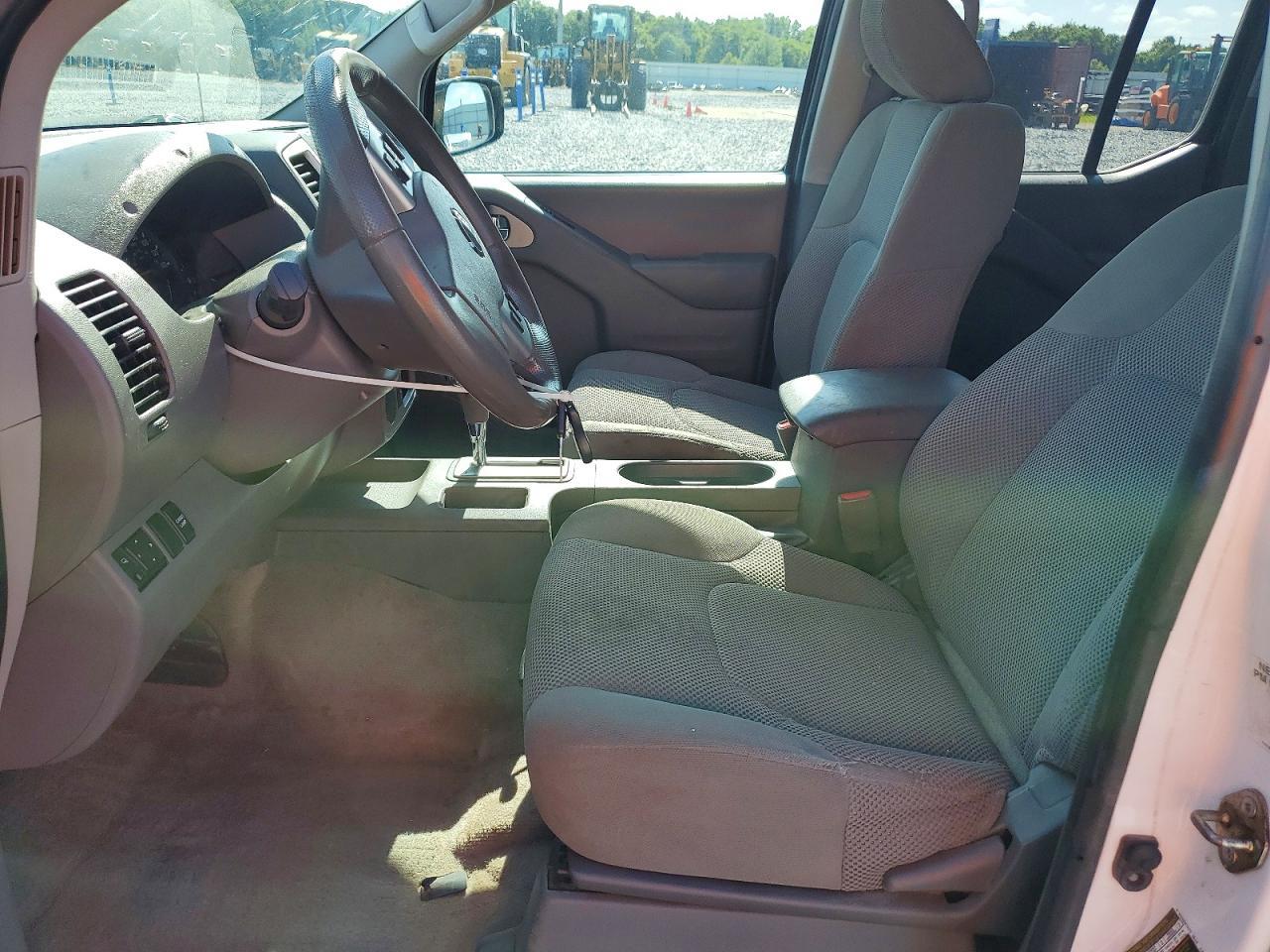 2017 Nissan Frontier SV