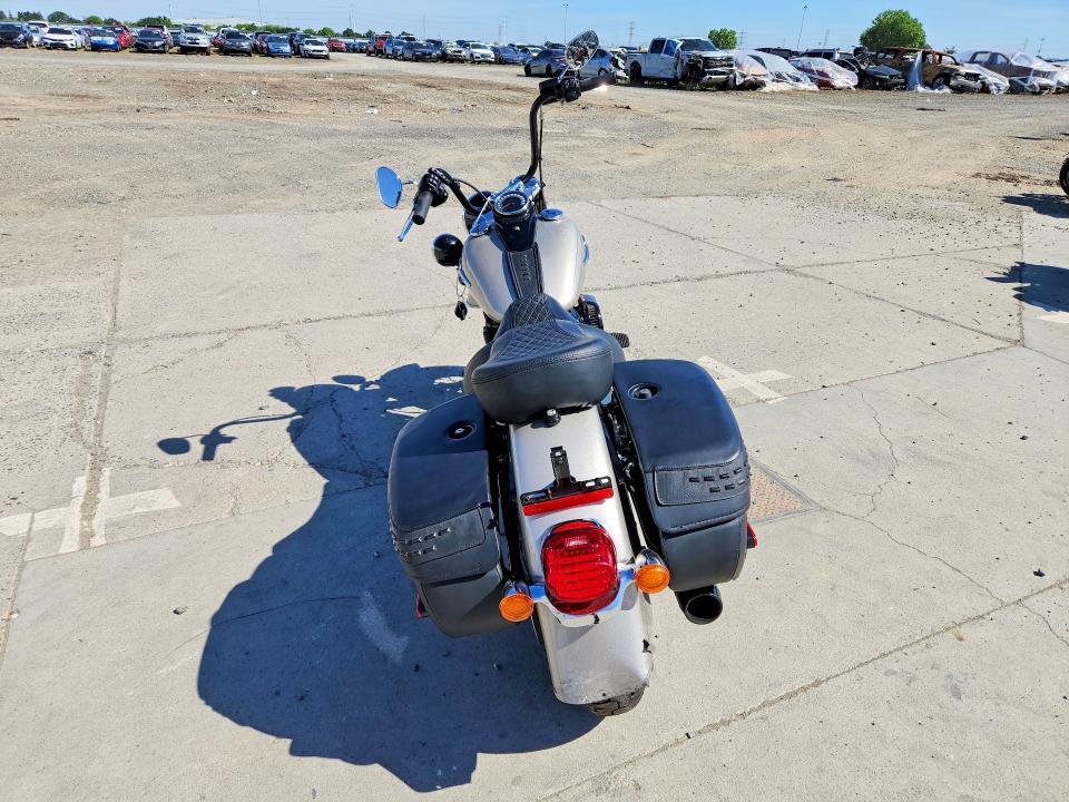 2018 Harley-Davidson Flhcs Heritage Classic 114