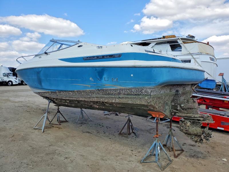 1998 Maxum Boat
