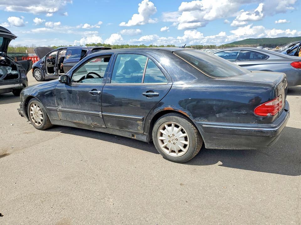 2001 Mercedes-Benz E 320