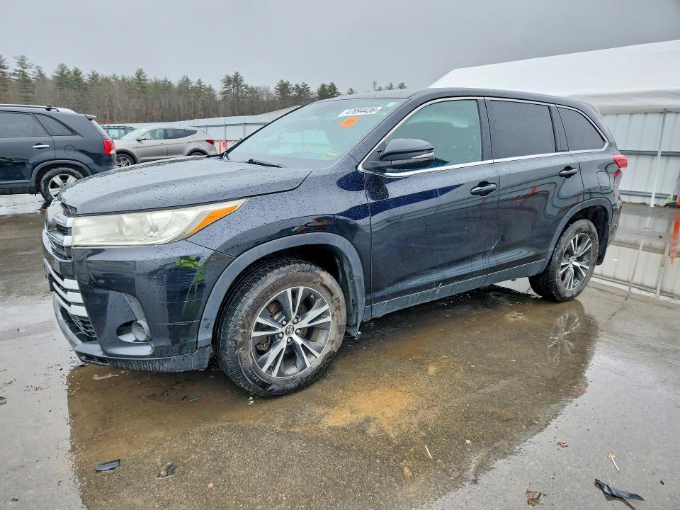 2019 Toyota Highlander le