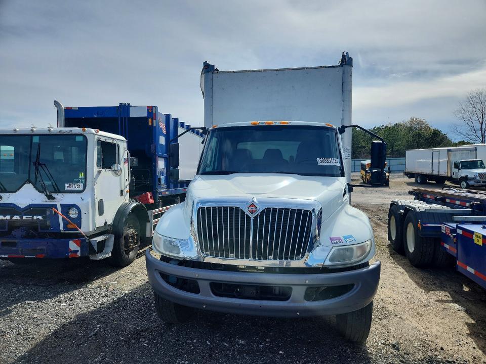 2020 International MV607 BOX Truck
