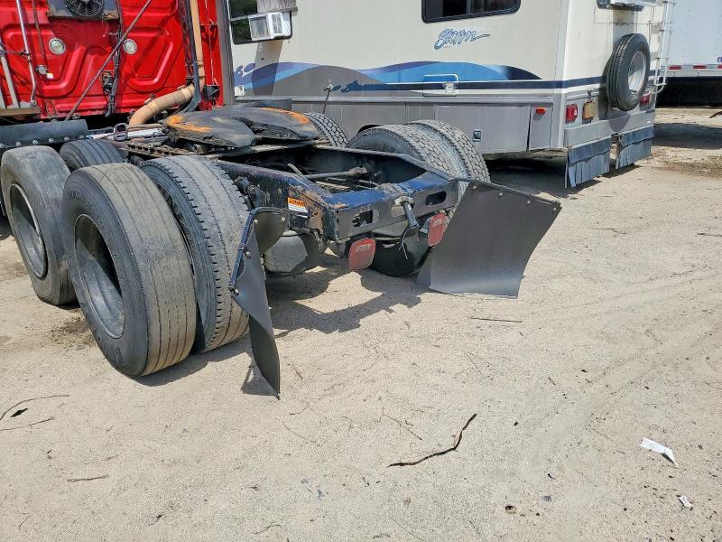 2011 Freigliner 2011 Freightliner Cascadia Semi Truck