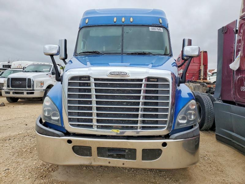 2015 Freigliner 2015 Freightliner Cascadia Semi Truck