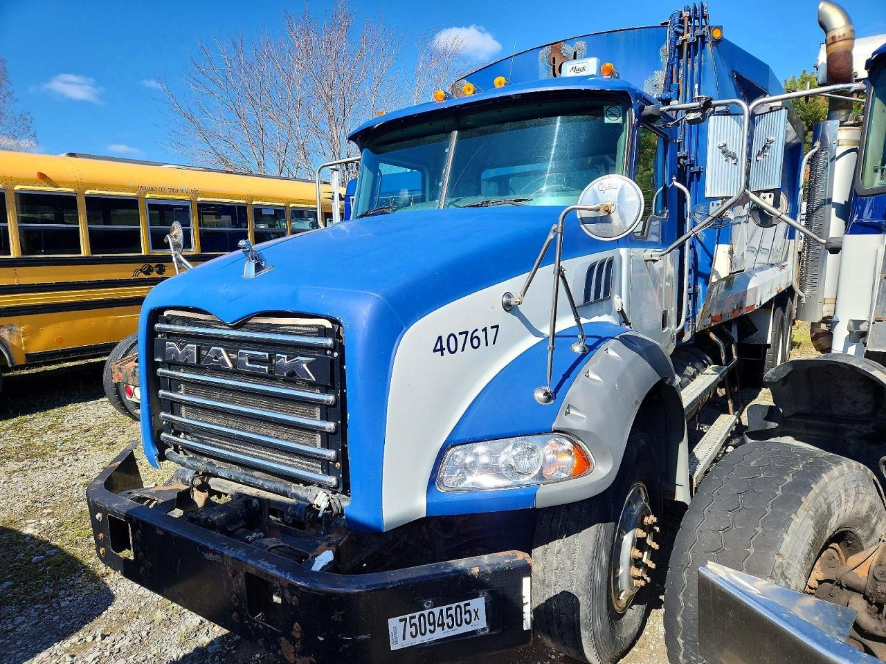 2010 Mack 800 GU800