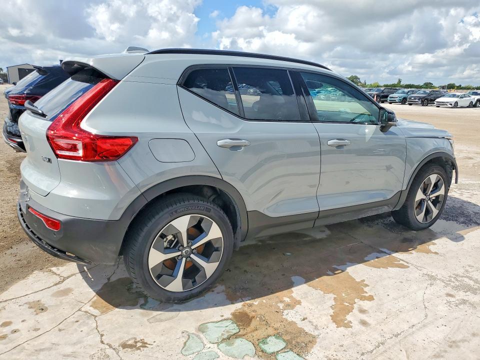 2026 Volvo Xc40 Plus