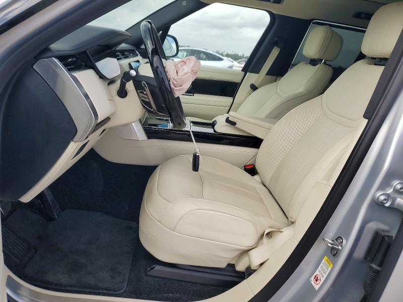 2025 Land Rover Range Rover se