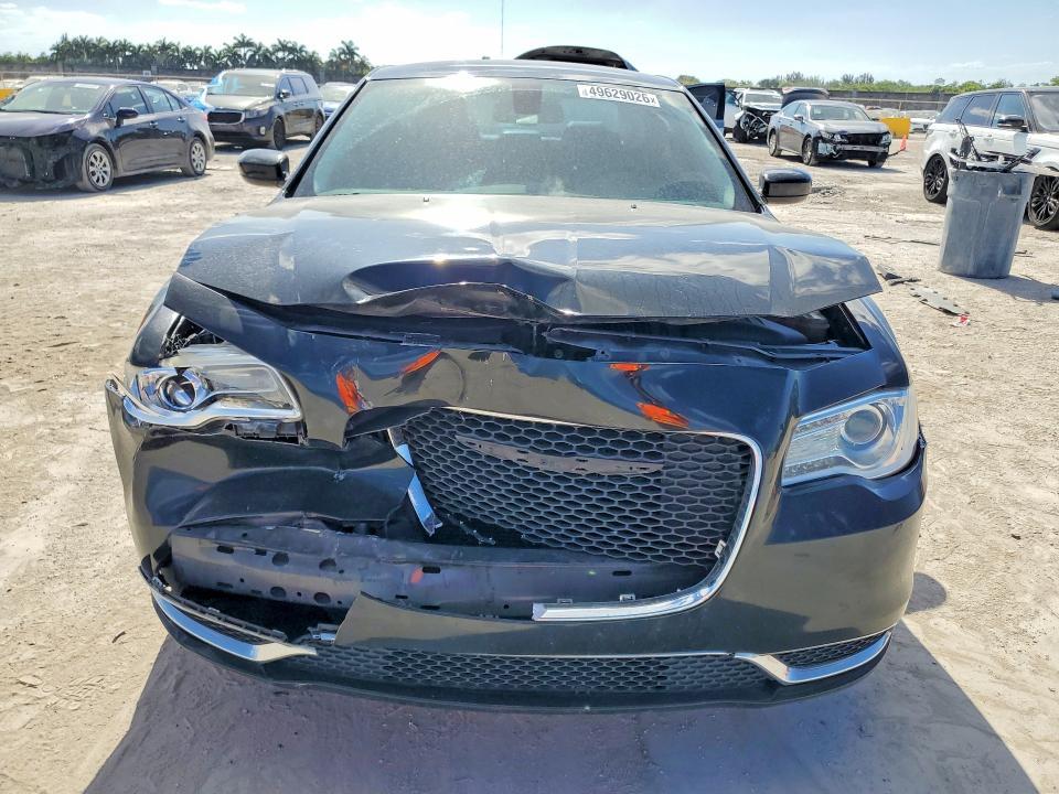 2015 Chrysler 300 Limited