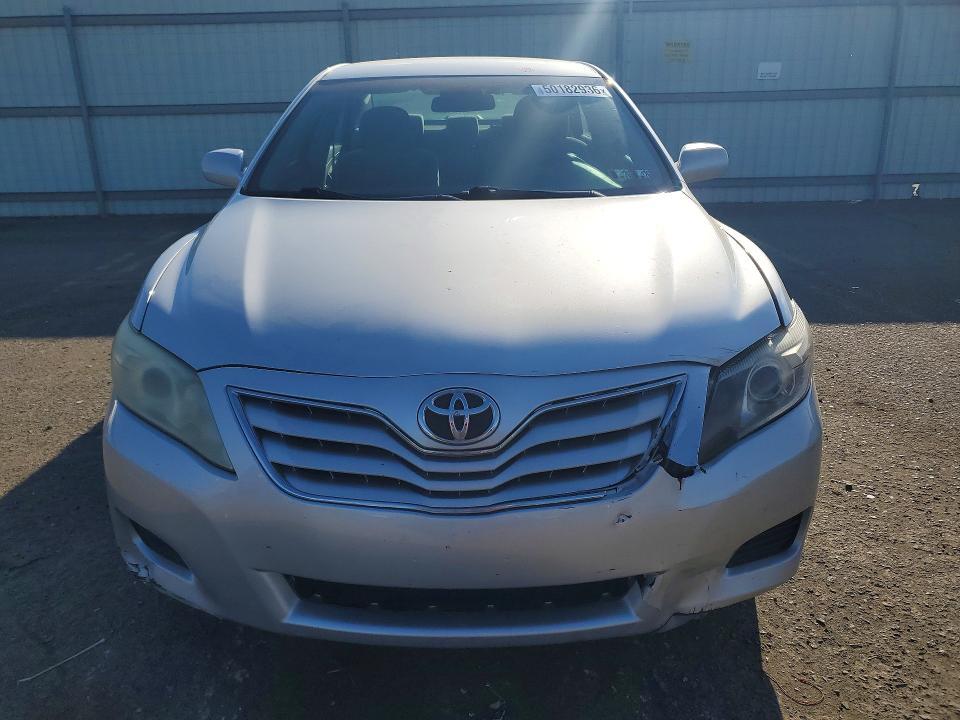 2011 Toyota Camry le