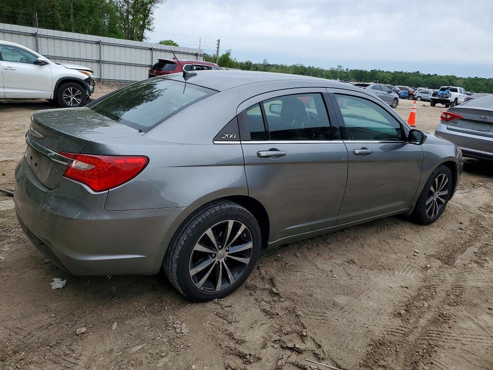 2013 Chrysler 200 Touring