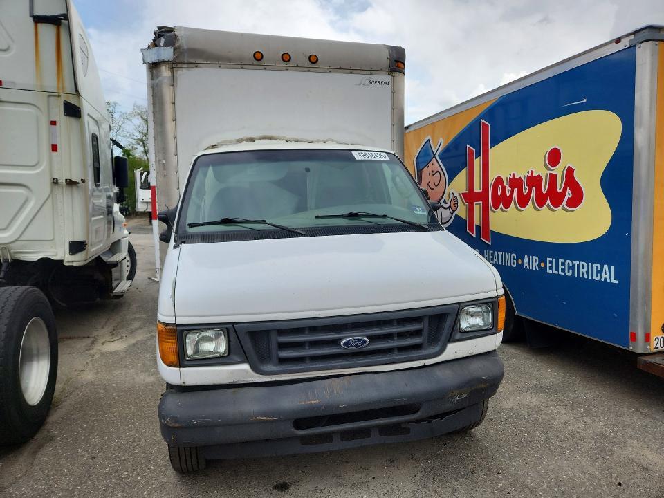 2005 Ford E350 box Truck
