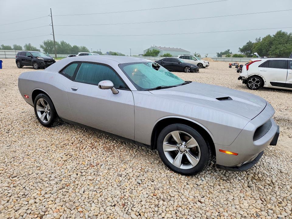 2016 Dodge Challenger sxt