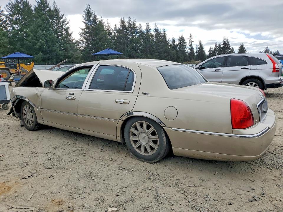 2008 Lincoln Town car Signature Limited