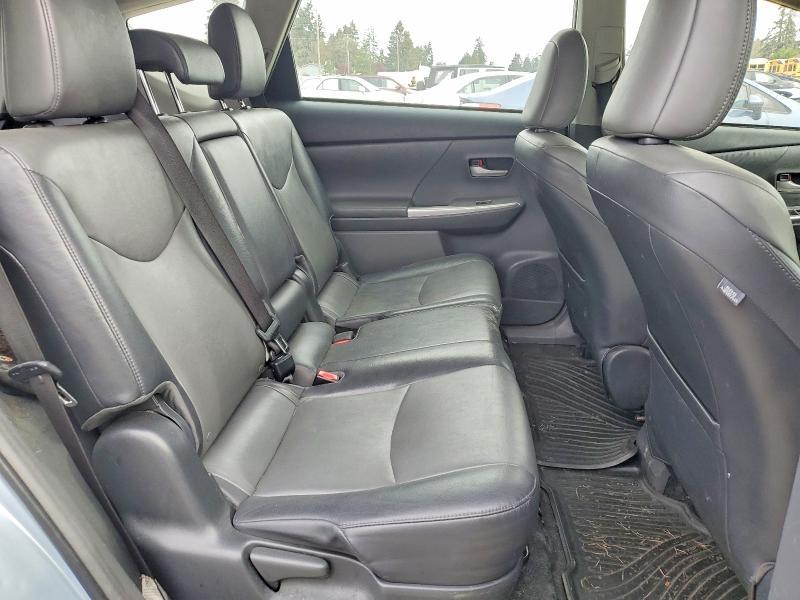 2013 Toyota Prius v Five