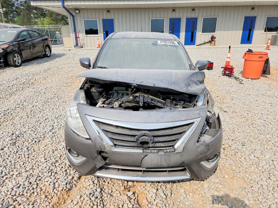 2018 Nissan Versa sv