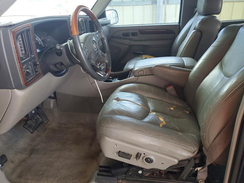 2004 Cadillac Escalade Luxury