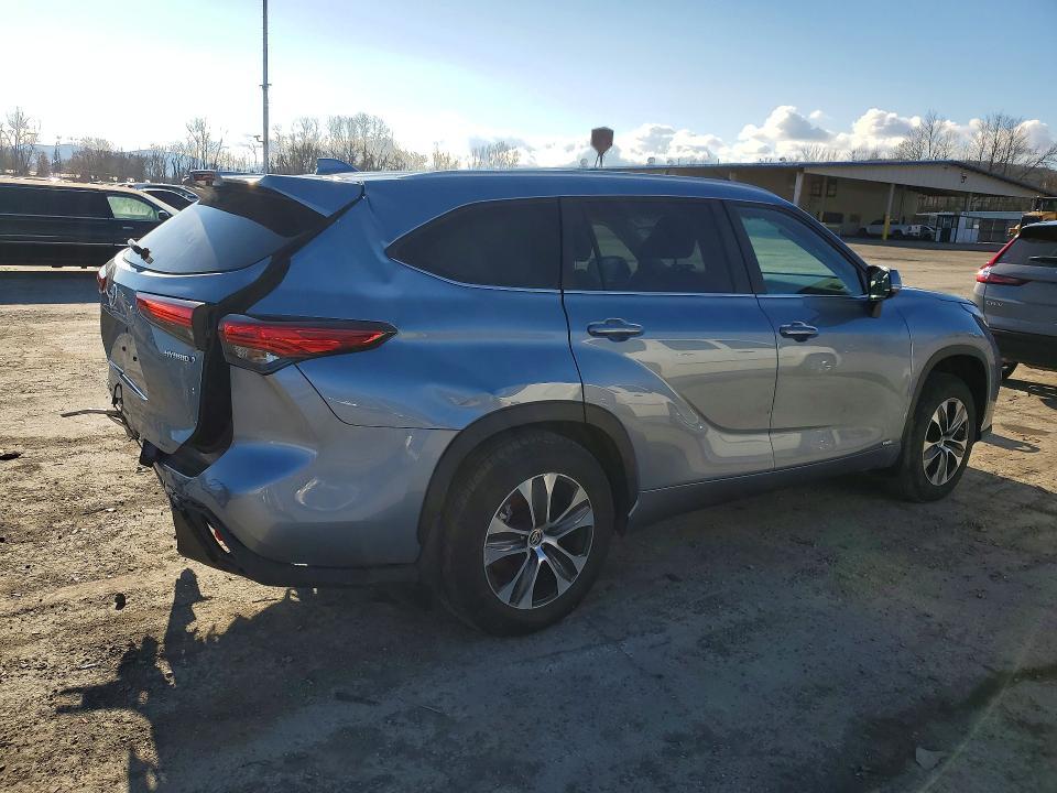 2023 Toyota Highlander Hybrid xle