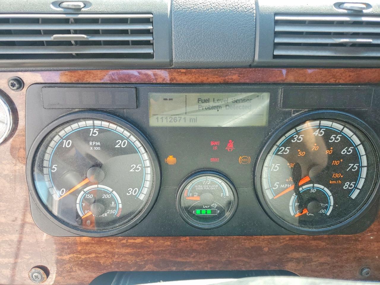 2014 Freigliner 2014 Freightliner Cascadia 125 Semi Truck