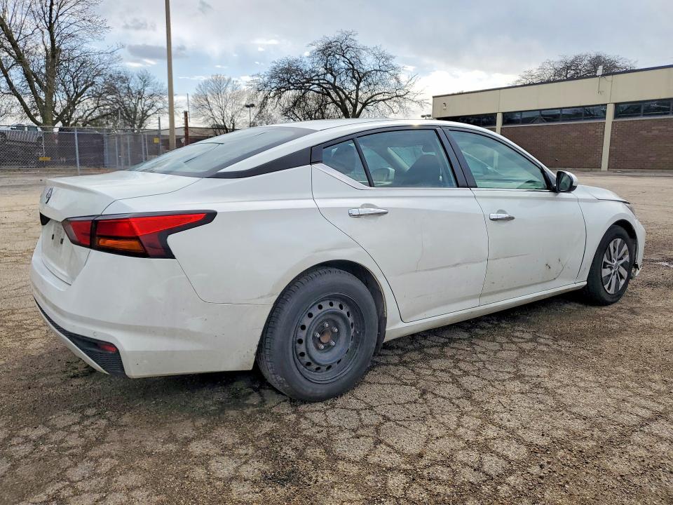 2023 Nissan Altima s