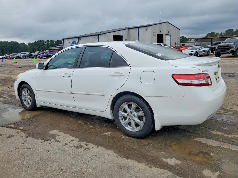 2011 Toyota Camry le