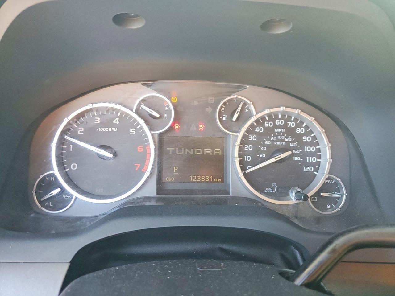 2014 Toyota Tundra SR5