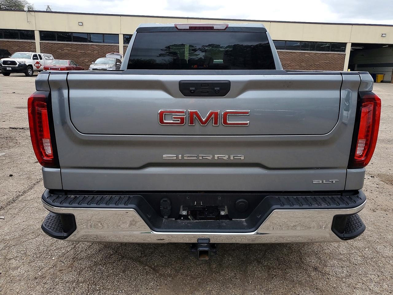 2025 GMC Sierra K1500 SLT