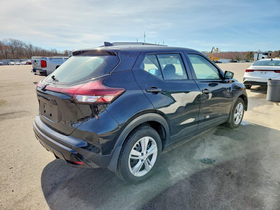 2024 Nissan Kicks s