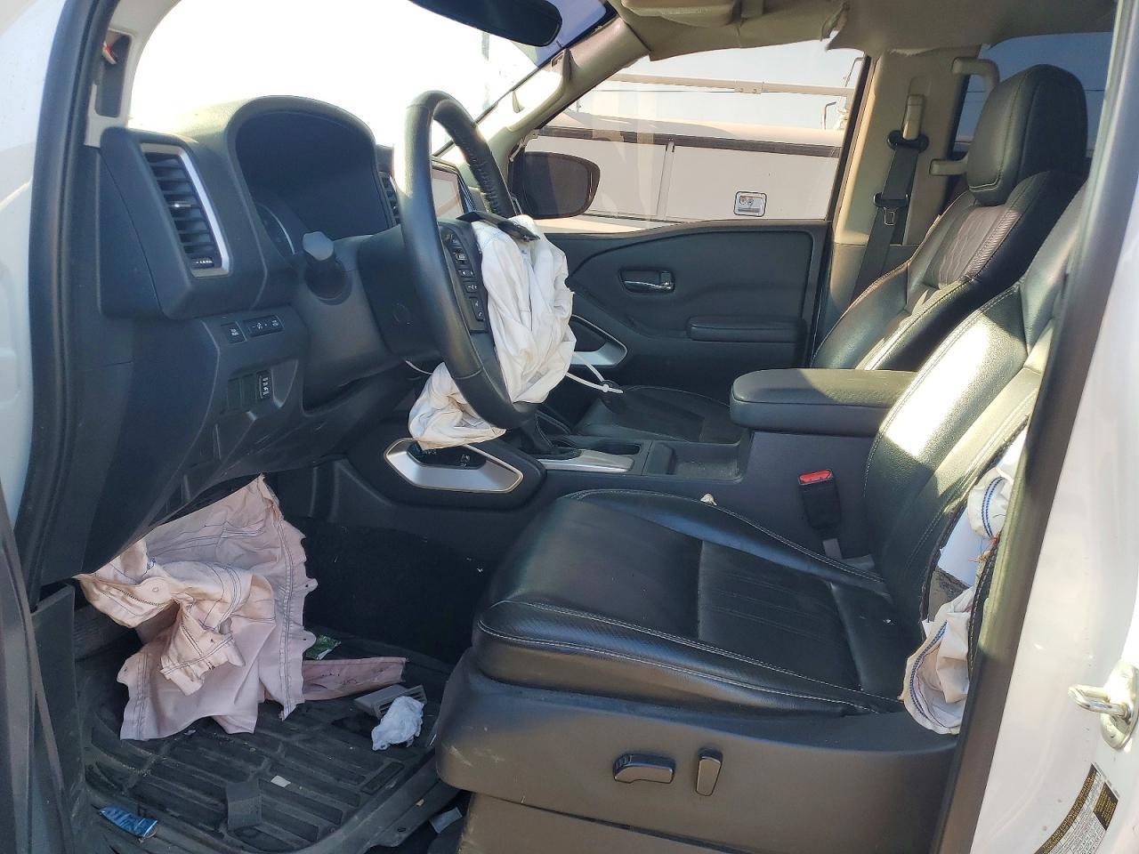 2022 Nissan Frontier SV