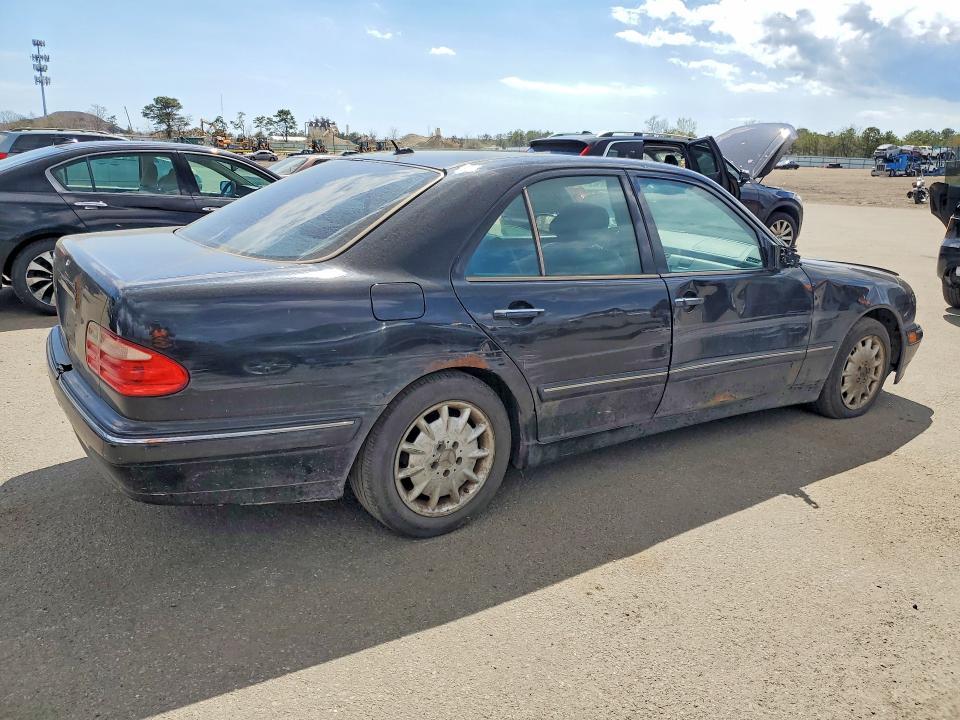 2001 Mercedes-Benz E 320
