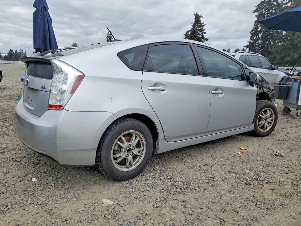2010 Toyota Prius iii