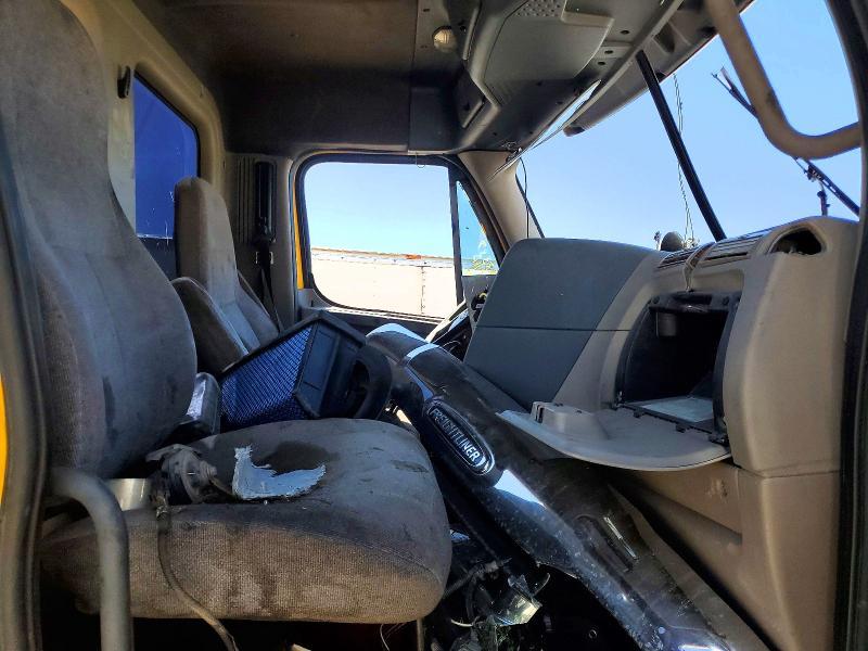 2011 Freigliner 2011 Freightliner Cascadia ROLL-OFF Container Truc