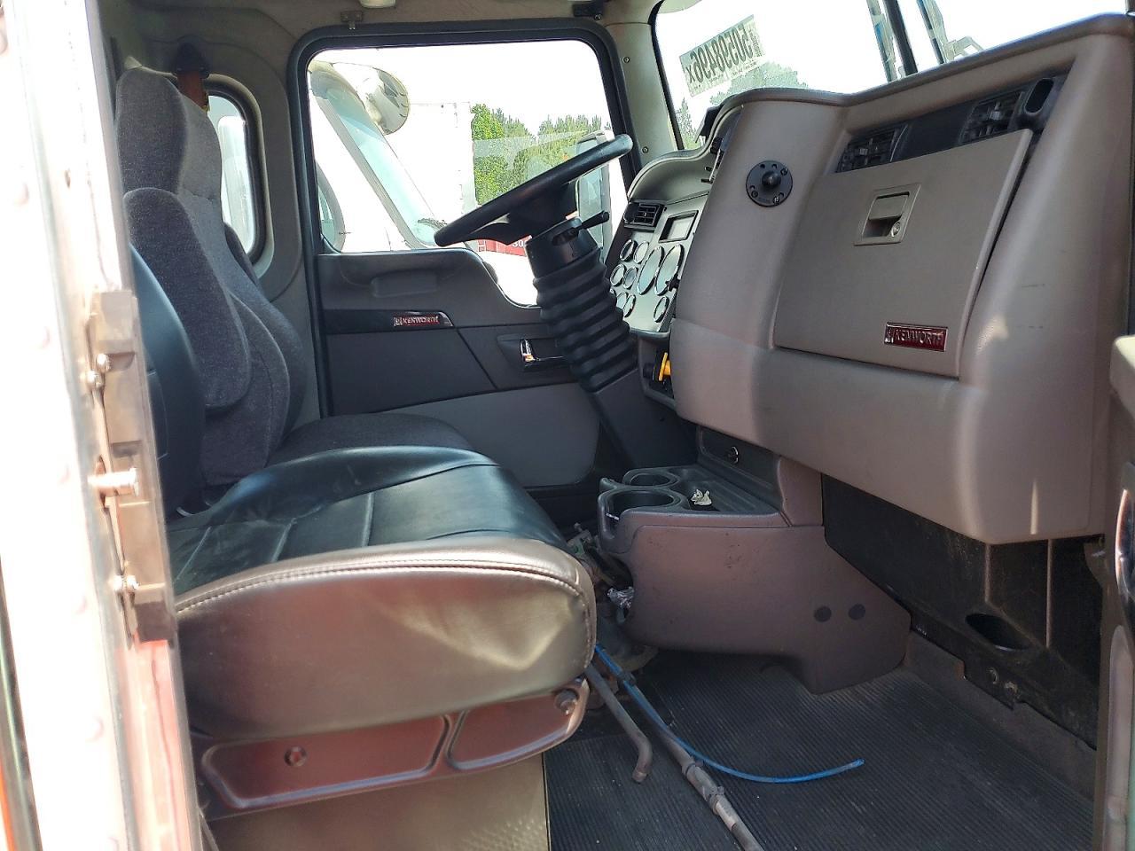 2019 Kenworth T370 Semi Truck