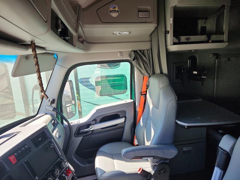 2020 Kenworth T680 Semi Truck