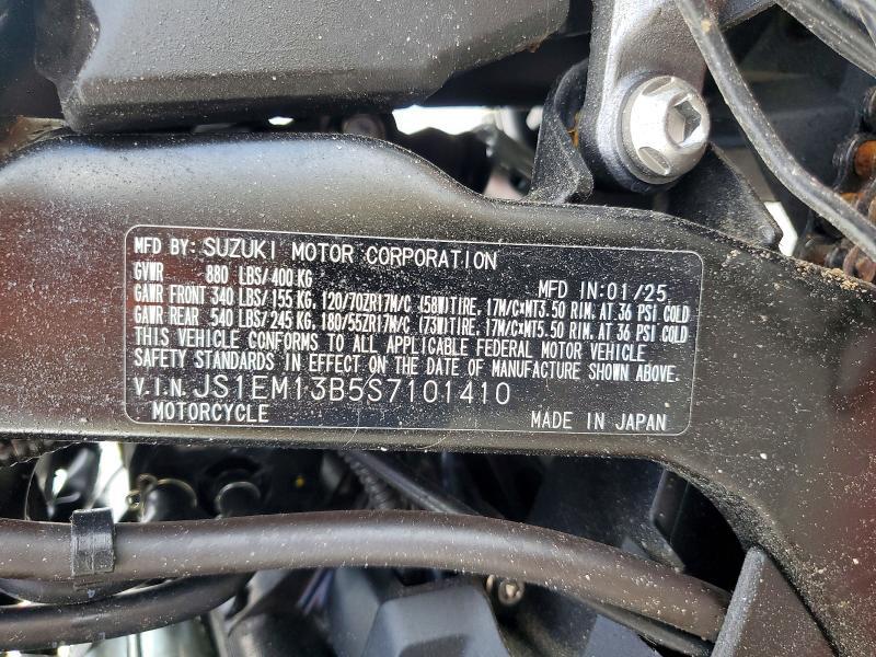 2025 Suzuki GSX800 F