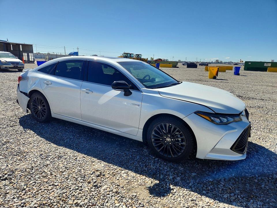 2021 Toyota Avalon Hybrid xse