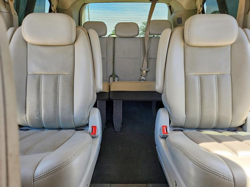 2010 Chrysler Town & Country Touring Plus