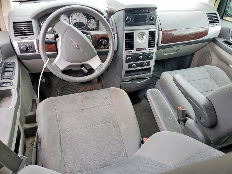 2010 Chrysler Town & Country Touring