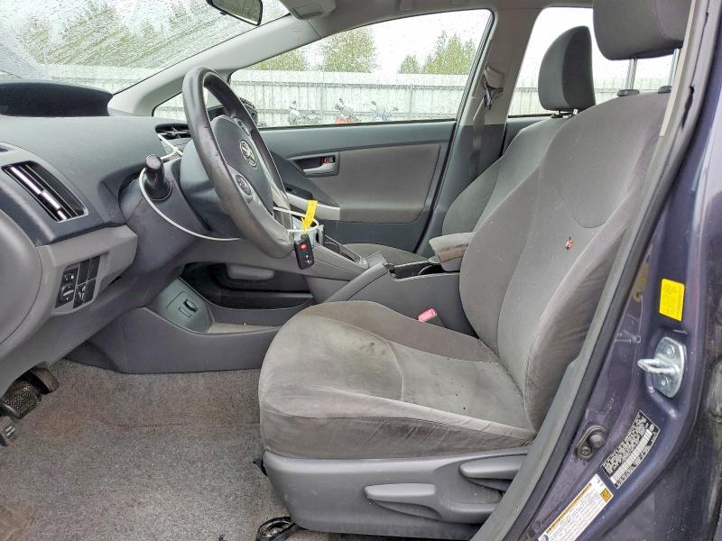 2010 Toyota Prius iii