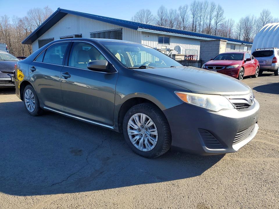 2014 Toyota Camry le