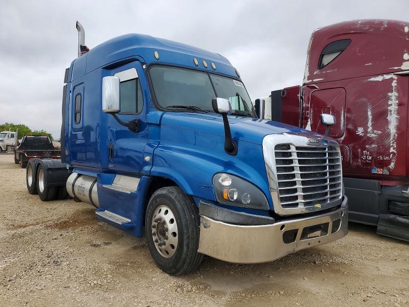 2015 Freigliner 2015 Freightliner Cascadia Semi Truck