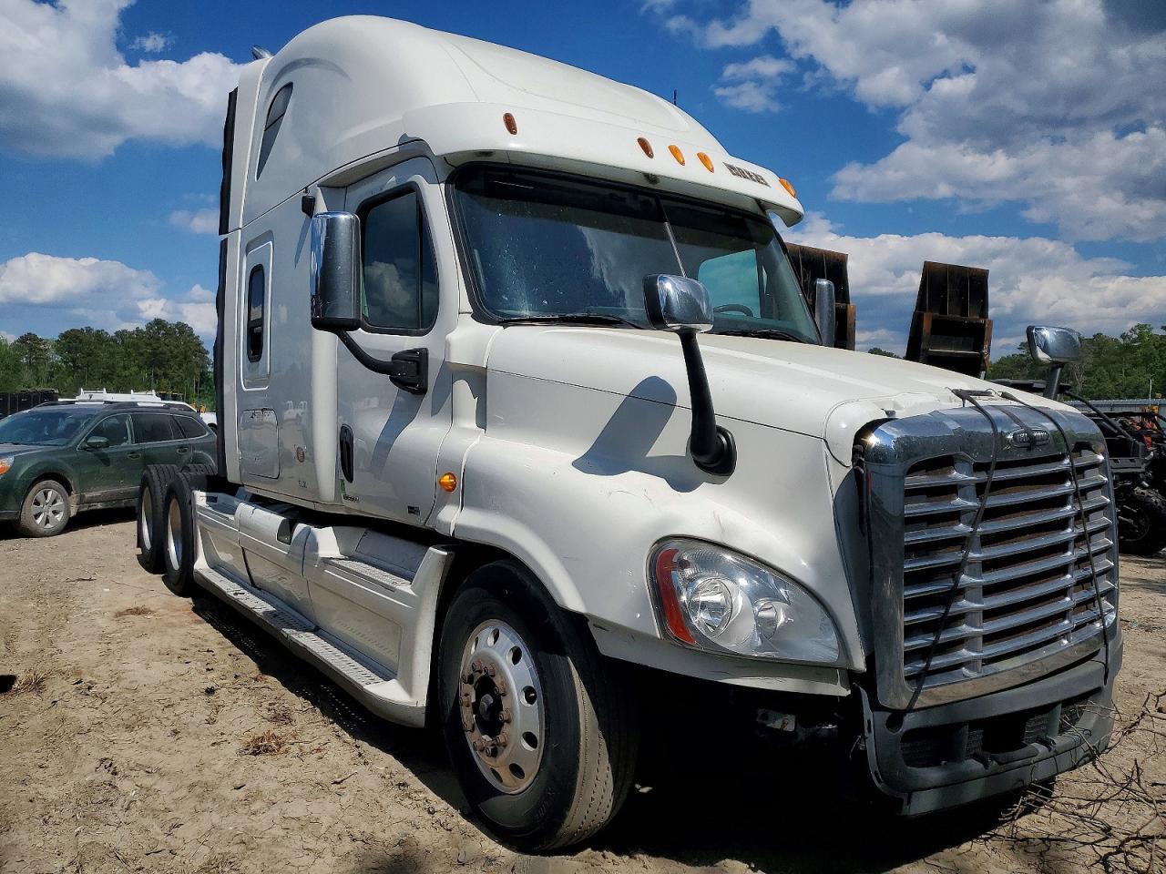 2011 Freightliner Cascadia 125 Semi Truck