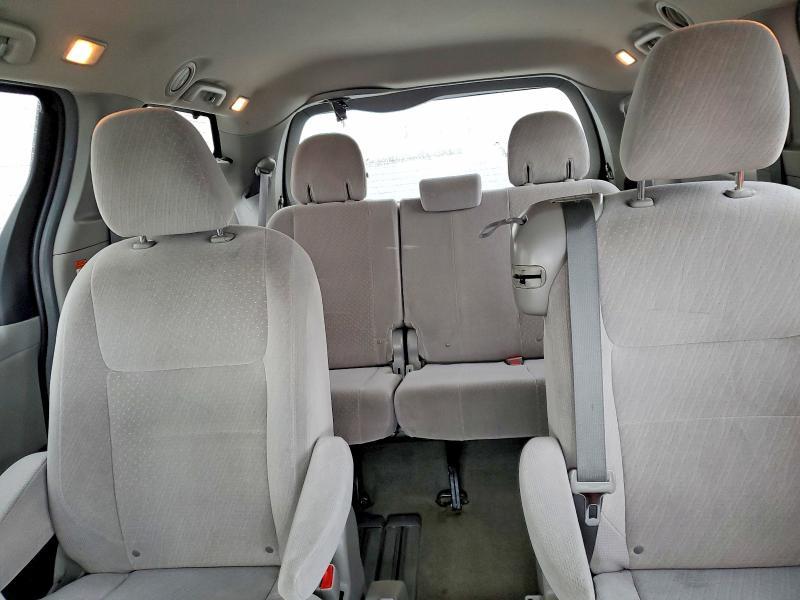 2016 Toyota Sienna le