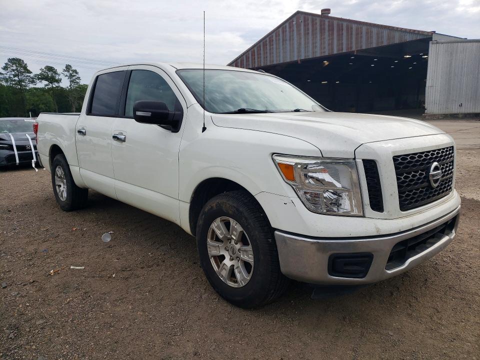 2019 Nissan Titan SV