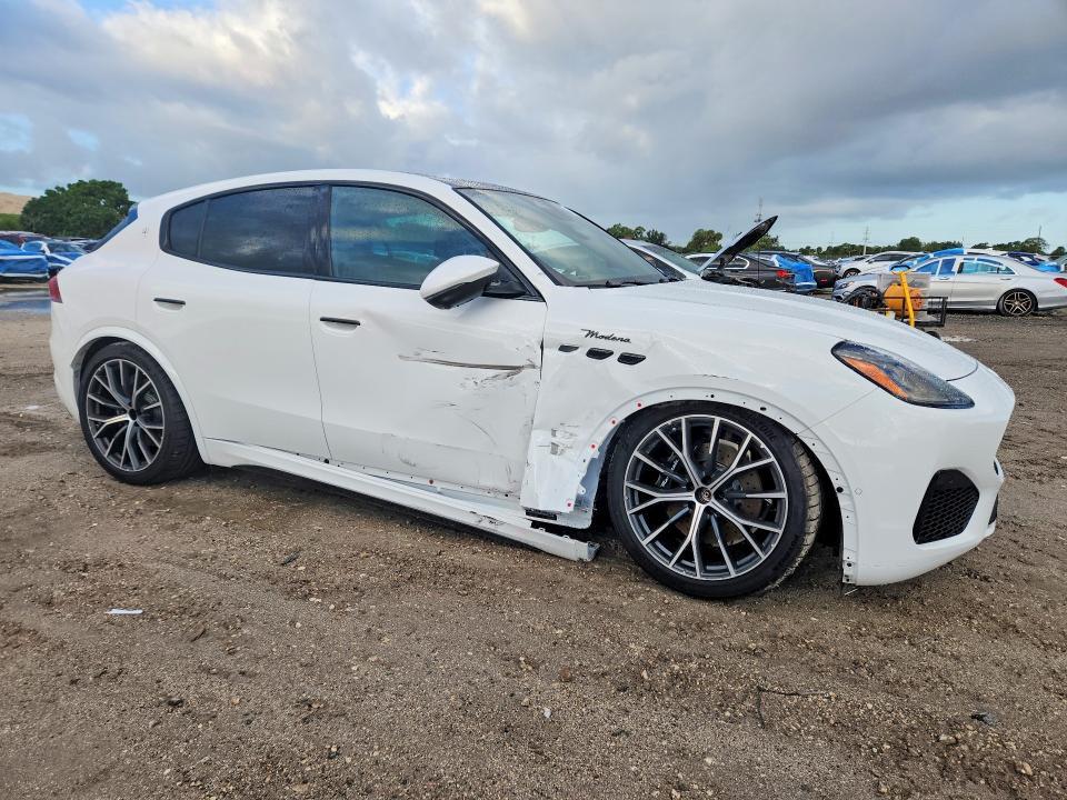 2026 Maserati Grecale Modena s