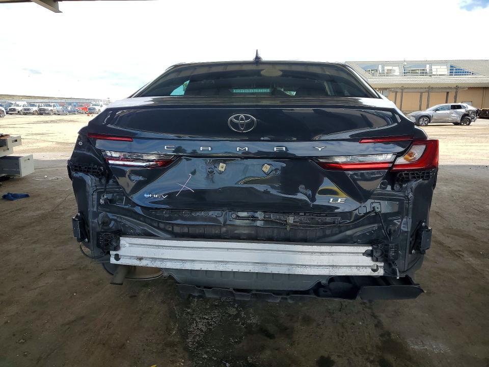 2025 Toyota Camry le