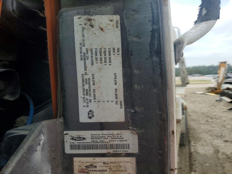 2005 Mack DM Ready MIX Truck