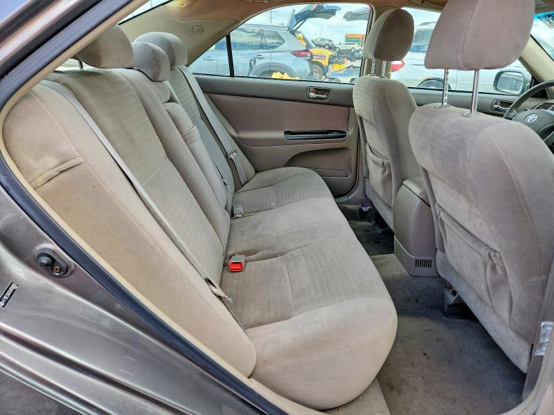 2005 Toyota Camry le