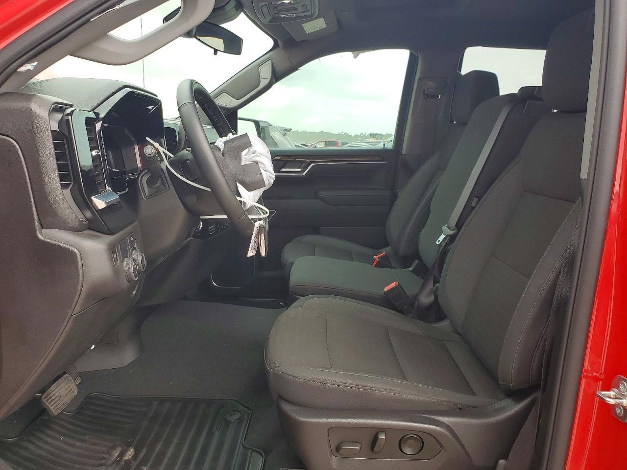 2025 Chevrolet Silverado C1500 LT